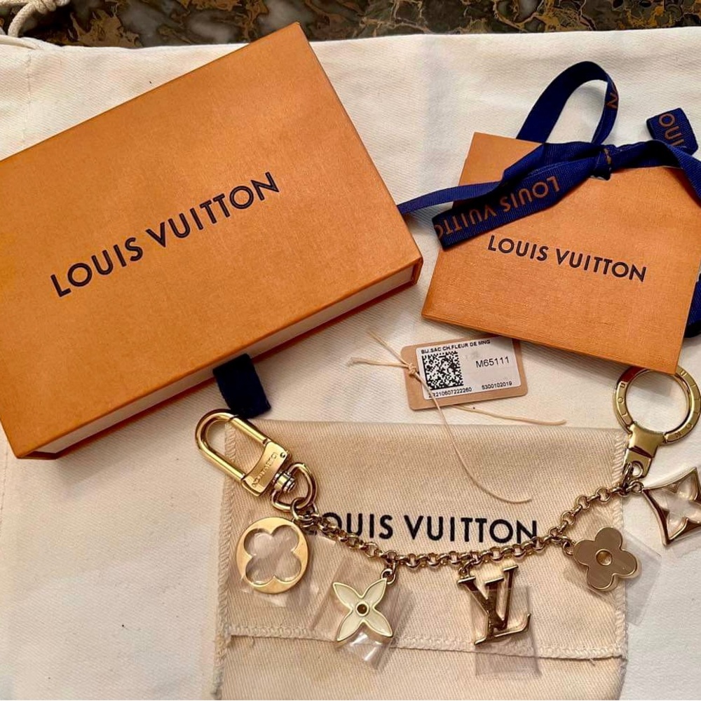 LOUIS VUITTON FLEUR DE MONOGRAM BAG CHARM CHAIN (PRE-OWNED)